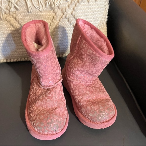 Pink shimmer cheetah Ugg boots - Picture 2 of 6